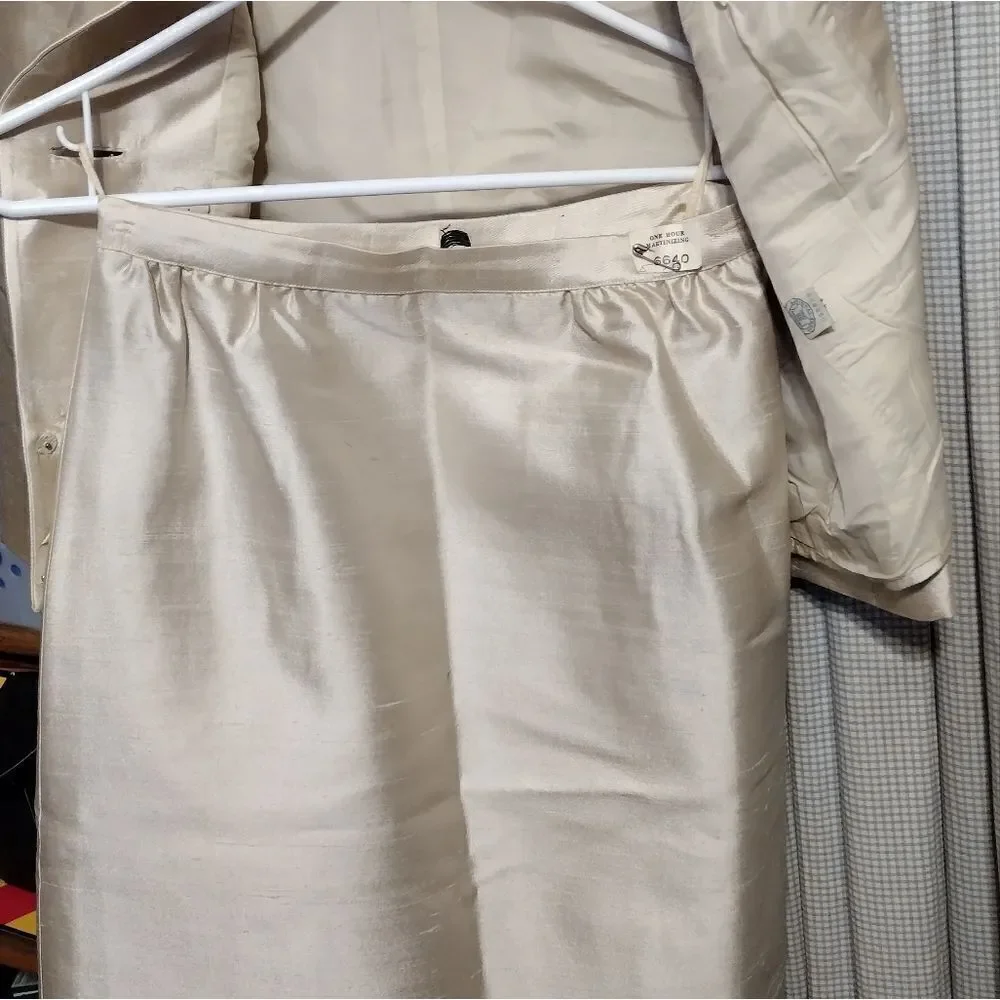 Vintage  Betsy Bates raw silk skirt suit